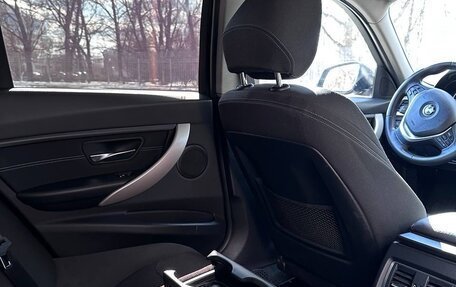 BMW 3 серия, 2018 год, 1 770 000 рублей, 12 фотография