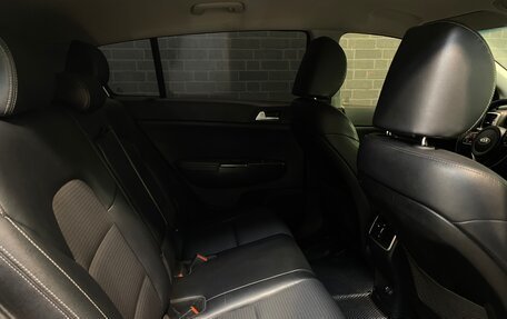 KIA Sportage IV рестайлинг, 2018 год, 2 000 000 рублей, 13 фотография