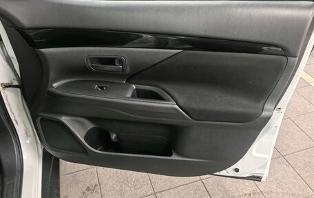 Mitsubishi Outlander III рестайлинг 3, 2019 год, 1 950 000 рублей, 20 фотография