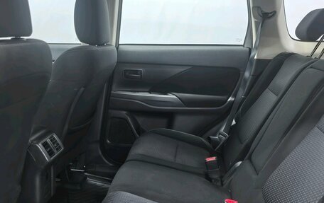 Mitsubishi Outlander III рестайлинг 3, 2019 год, 1 950 000 рублей, 17 фотография