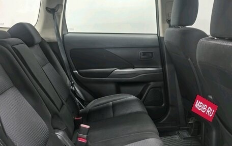 Mitsubishi Outlander III рестайлинг 3, 2019 год, 1 950 000 рублей, 19 фотография