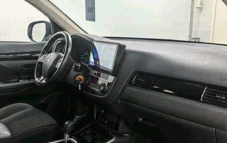 Mitsubishi Outlander III рестайлинг 3, 2019 год, 1 950 000 рублей, 22 фотография