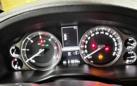 Toyota Land Cruiser 200, 2018 год, 6 500 000 рублей, 10 фотография