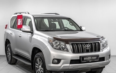 Toyota Land Cruiser Prado 150 рестайлинг 2, 2013 год, 3 495 000 рублей, 3 фотография