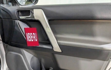 Toyota Land Cruiser Prado 150 рестайлинг 2, 2013 год, 3 495 000 рублей, 24 фотография