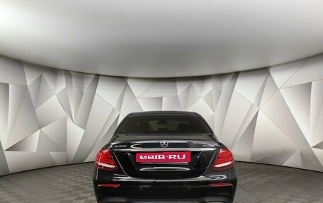 Mercedes-Benz E-Класс, 2019 год, 3 329 000 рублей, 8 фотография