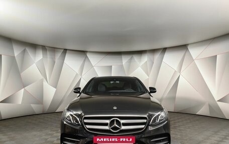 Mercedes-Benz E-Класс, 2019 год, 3 329 000 рублей, 7 фотография