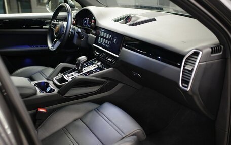 Porsche Cayenne III, 2023 год, 10 900 000 рублей, 3 фотография