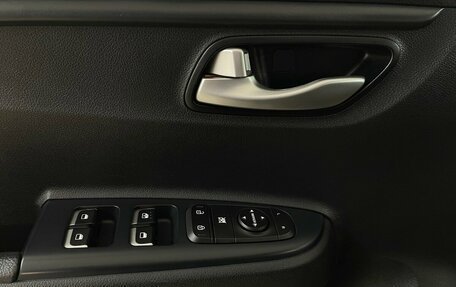 KIA Rio IV, 2020 год, 1 819 000 рублей, 8 фотография