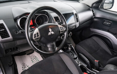 Mitsubishi Outlander III рестайлинг 3, 2007 год, 1 049 000 рублей, 9 фотография