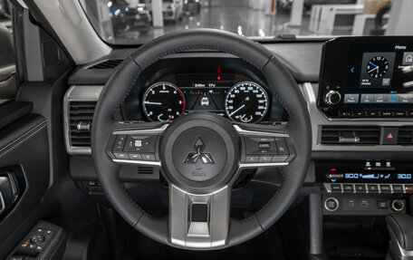 Mitsubishi L200, 2024 год, 5 250 000 рублей, 9 фотография