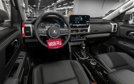 Mitsubishi L200, 2024 год, 5 250 000 рублей, 7 фотография