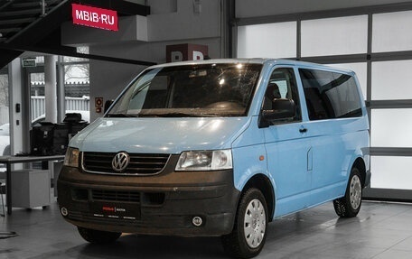 Volkswagen Transporter T5 рестайлинг, 2005 год, 747 000 рублей, 1 фотография