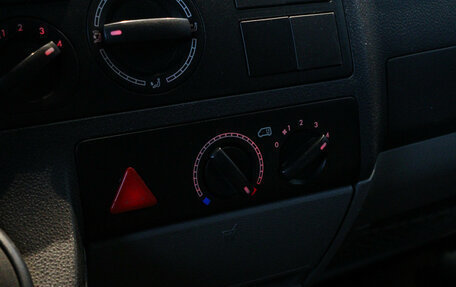 Volkswagen Transporter T5 рестайлинг, 2005 год, 747 000 рублей, 8 фотография