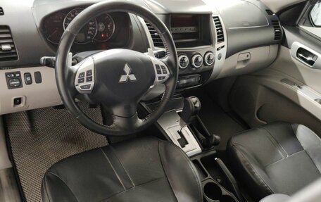 Mitsubishi Pajero Sport II рестайлинг, 2013 год, 1 523 000 рублей, 12 фотография