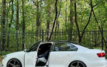 Volkswagen Jetta VI, 2014 год, 1 300 000 рублей, 2 фотография