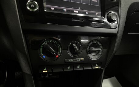 Skoda Rapid I, 2018 год, 1 245 000 рублей, 17 фотография