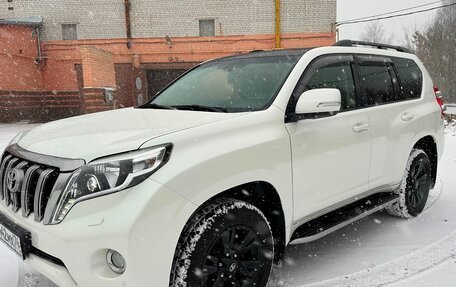 Toyota Land Cruiser Prado 150 рестайлинг 2, 2017 год, 5 200 000 рублей, 2 фотография