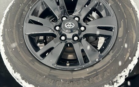 Toyota Land Cruiser Prado 150 рестайлинг 2, 2017 год, 5 200 000 рублей, 8 фотография