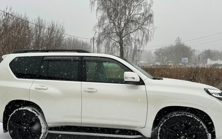 Toyota Land Cruiser Prado 150 рестайлинг 2, 2017 год, 5 200 000 рублей, 5 фотография