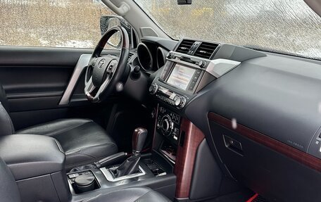 Toyota Land Cruiser Prado 150 рестайлинг 2, 2017 год, 5 200 000 рублей, 16 фотография