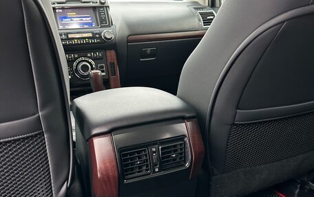 Toyota Land Cruiser Prado 150 рестайлинг 2, 2017 год, 5 200 000 рублей, 17 фотография