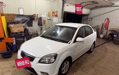 KIA Rio II, 2010 год, 600 000 рублей, 2 фотография