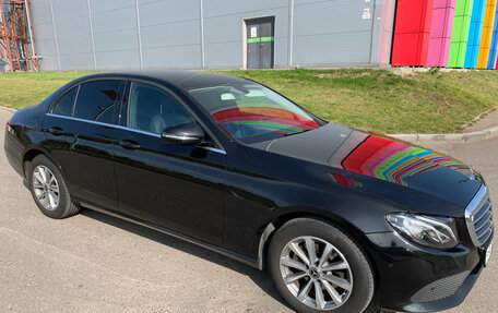 Mercedes-Benz E-Класс, 2019 год, 2 100 000 рублей, 5 фотография