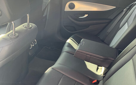 Mercedes-Benz E-Класс, 2019 год, 2 100 000 рублей, 3 фотография