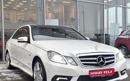 Mercedes-Benz E-Класс, 2011 год, 1 350 000 рублей, 3 фотография