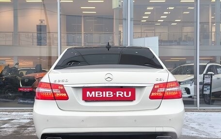 Mercedes-Benz E-Класс, 2011 год, 1 350 000 рублей, 6 фотография