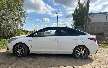 Hyundai Solaris II рестайлинг, 2017 год, 603 000 рублей, 4 фотография