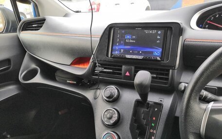 Toyota Sienta II, 2019 год, 1 350 000 рублей, 12 фотография