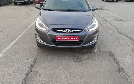 Hyundai Solaris II рестайлинг, 2013 год, 805 000 рублей, 1 фотография