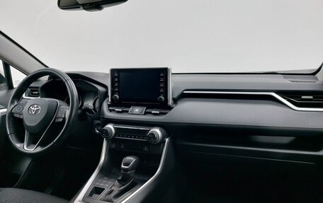 Toyota RAV4, 2020 год, 3 299 000 рублей, 12 фотография