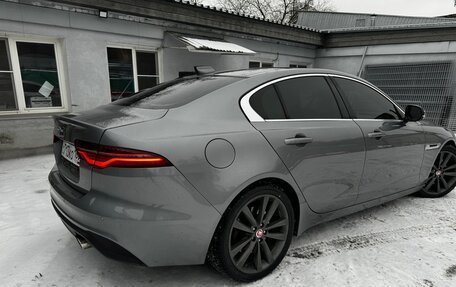 Jaguar XE I рестайлинг, 2019 год, 3 500 000 рублей, 3 фотография