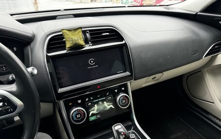 Jaguar XE I рестайлинг, 2019 год, 3 500 000 рублей, 9 фотография