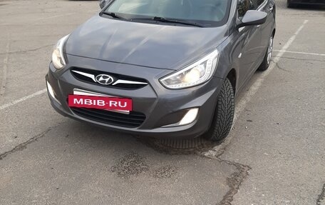 Hyundai Solaris II рестайлинг, 2013 год, 805 000 рублей, 2 фотография