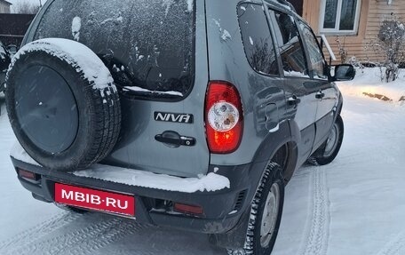 Chevrolet Niva I рестайлинг, 2015 год, 810 000 рублей, 5 фотография