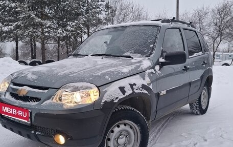 Chevrolet Niva I рестайлинг, 2015 год, 810 000 рублей, 6 фотография