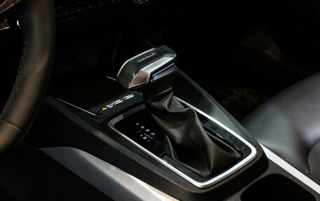 Chevrolet Monza, 2024 год, 1 799 000 рублей, 10 фотография