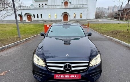 Mercedes-Benz E-Класс, 2020 год, 4 550 000 рублей, 5 фотография