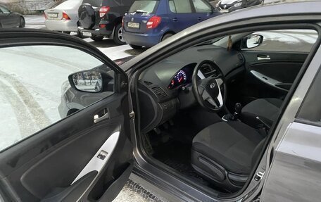 Hyundai Solaris II рестайлинг, 2011 год, 860 000 рублей, 9 фотография