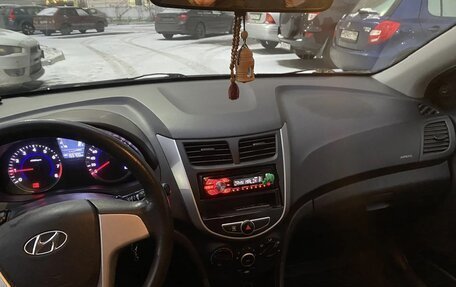 Hyundai Solaris II рестайлинг, 2011 год, 860 000 рублей, 12 фотография