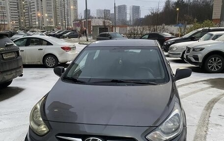 Hyundai Solaris II рестайлинг, 2011 год, 860 000 рублей, 5 фотография