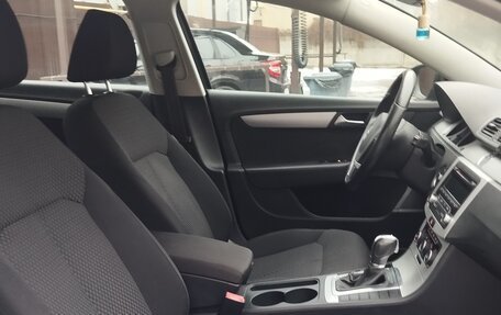 Volkswagen Passat B7, 2012 год, 1 045 000 рублей, 13 фотография