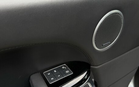 Land Rover Range Rover IV рестайлинг, 2017 год, 555 500 рублей, 11 фотография