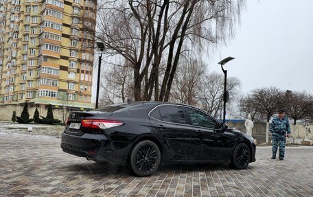 Toyota Camry, 2019 год, 2 400 000 рублей, 4 фотография