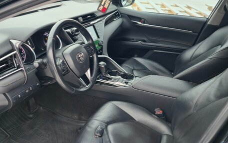 Toyota Camry, 2019 год, 2 400 000 рублей, 15 фотография