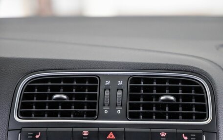 Volkswagen Polo VI (EU Market), 2011 год, 758 000 рублей, 19 фотография